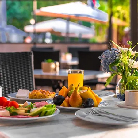 Hotel Elpida 4*