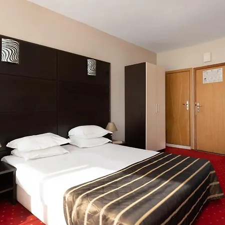Hotel Elpida 4*