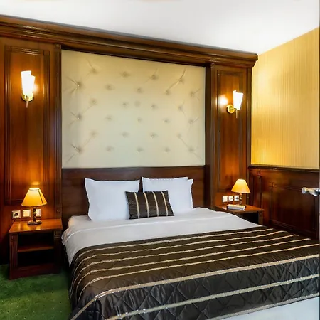 Hotel Elpida