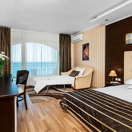 Elpida Hotel
