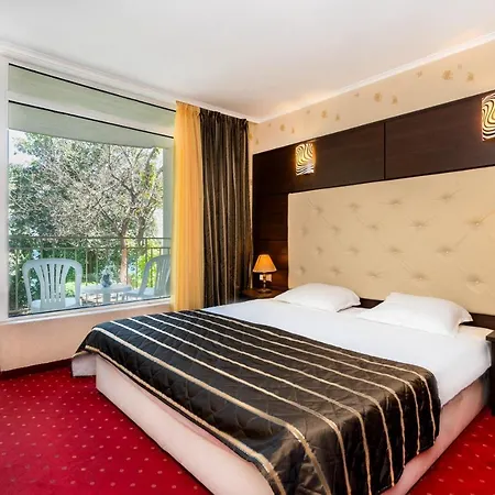 Elpida Hotel