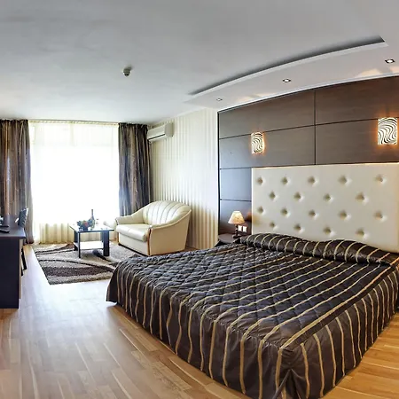 Elpida Hotel 4*