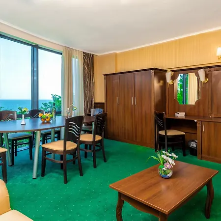 Hotel Elpida 4*