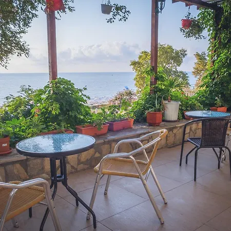 Elpida Hotel